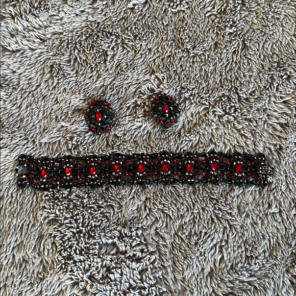 Black & red jewelry set - Picture 3 of 3